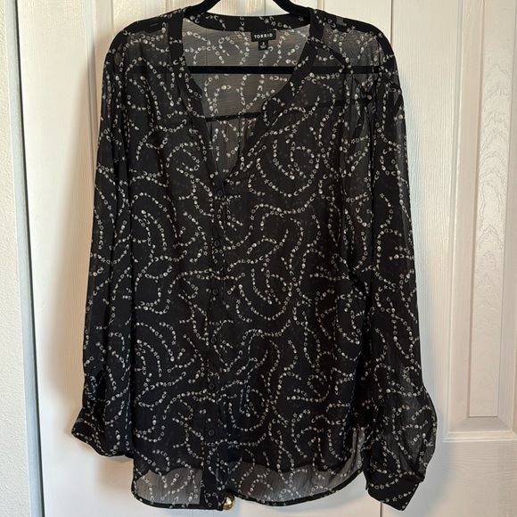 torrid Tops - Torrid skull pattern work shirt
